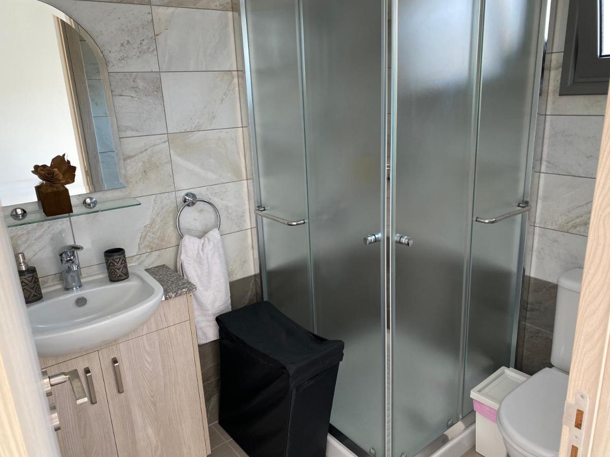 Modern City Center Apartment Saripolou 2 Limassol Kültér fotó